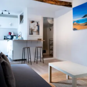 https://luckey-homes-apartments-rue-isolette.aixenprovencehotels.org